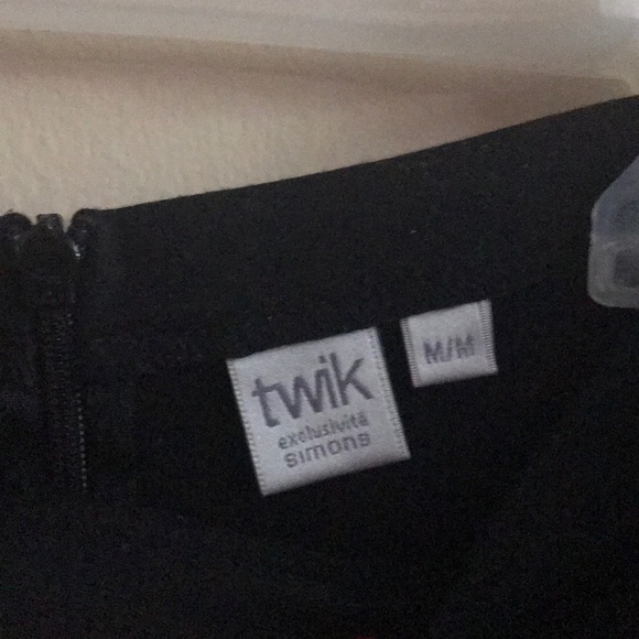 4/25 $ Skater skirt - Picture 3 of 4